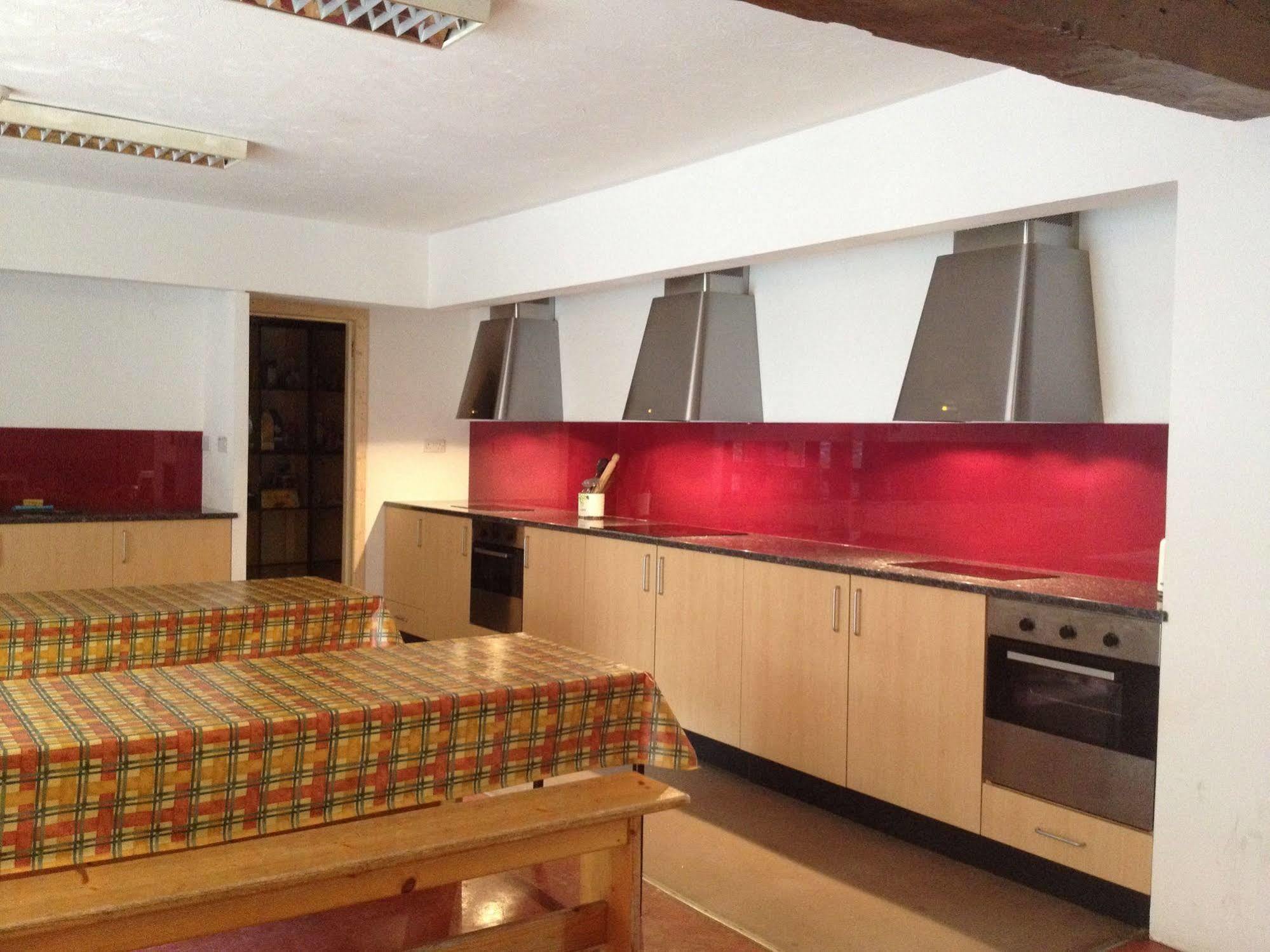 ווסטפורט Old Mill Holiday Hostel מראה חיצוני תמונה